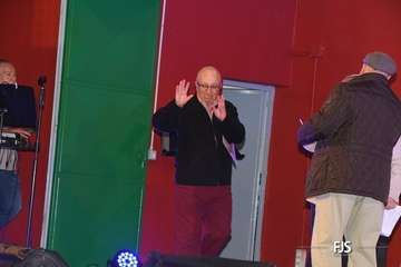 Diversión y política se dan cita en Las Longueras en el arranque de sus fiestas patronales/FJS Fotografía.