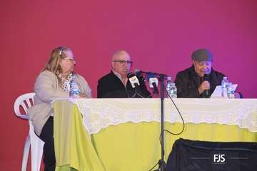 Diversión y política se dan cita en Las Longueras en el arranque de sus fiestas patronales/FJS Fotografía.