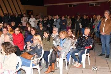 Diversión y política se dan cita en Las Longueras en el arranque de sus fiestas patronales/FJS Fotografía.