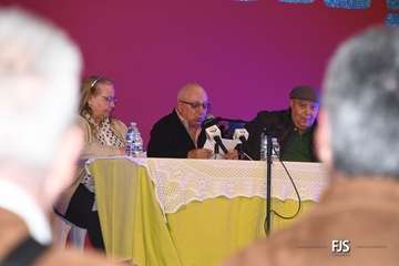 Diversión y política se dan cita en Las Longueras en el arranque de sus fiestas patronales/FJS Fotografía.