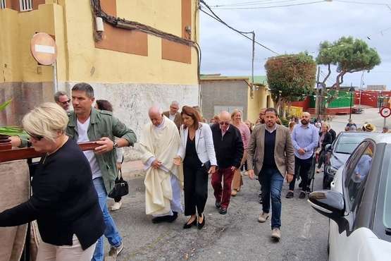 Las Longueras procesiona a su patrono en el día grande de sus fiestas/TA.