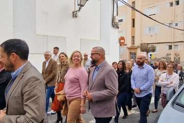  Las Longueras procesiona a su patrono en el día grande de sus fiestas/TA.
