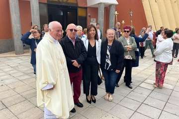  Las Longueras procesiona a su patrono en el día grande de sus fiestas/TA.