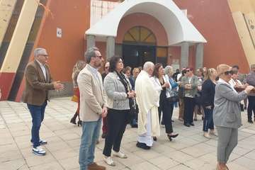  Las Longueras procesiona a su patrono en el día grande de sus fiestas/TA.