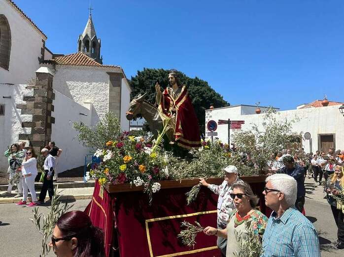 Momento de la procesión de San Juan/FJS Fotografía.