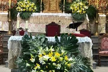 Monumentos florales en la Basílica de San Juan e Iglesia de Los Llanos de Telde/TA.