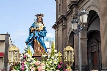 Procesión de la mantilla blanca en Vegueta/Jesús Ruiz Mesa.