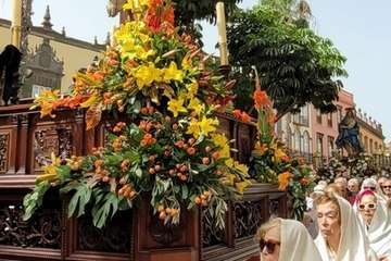Procesión de la mantilla blanca en Vegueta/Jesús Ruiz Mesa.