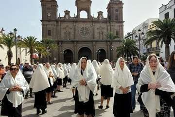 Procesión de la mantilla blanca en Vegueta/Jesús Ruiz Mesa.