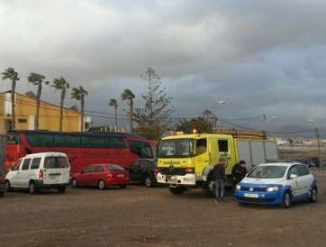 Bomberos y Policía Local de Telde se vieron obligados a intervenir este viernes en el Príncipe de Asturias (Foto TA)