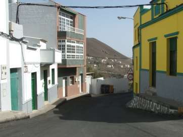 El suceso ocurrió en la calle de La Virgen (Foto Luis A. López)