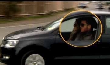 Ojeda, al volante de su vehículo, este mediodía al llegar a Gando (Imagen captada por Antena3 Canarias)