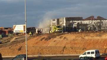 Los bomberos en el lugar del siniestro (Foto TA)