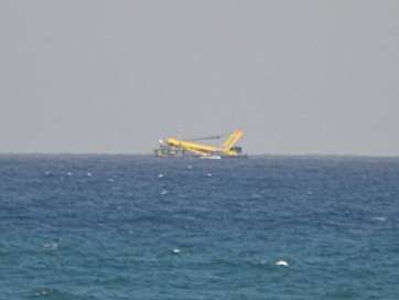 Remolcador confundido con un avión (Foto TA)