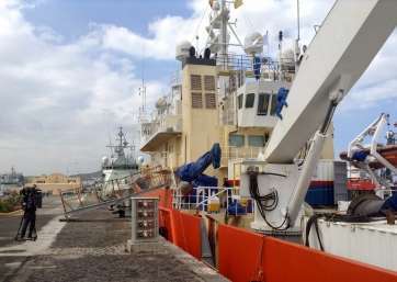 El EDT Ares, en la Base Naval a su llegada el lunes 14 de abril (Foto Teresa Cárdenes)