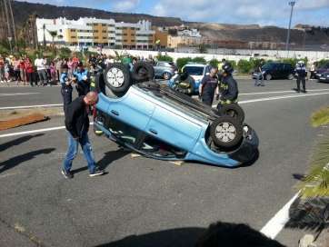Imagen del vuelco del turismo (Foto TA)