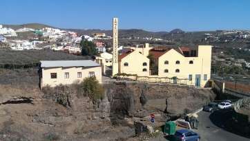 Imagen del agua empapando una de las laderas del Barranco Real (Foto TA)