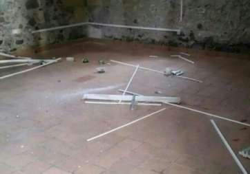 Destrozos en la Casa de la Condesa, la pasada madrugada (Foto TA) 