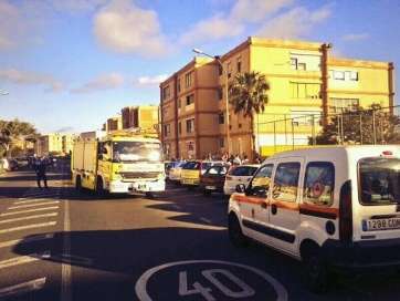 Imagen de archivo de la extinción de un incendio en el Valle de Jinámar (Foto TA)