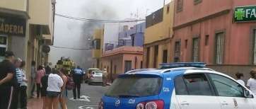 Momento del incendio en Casas Nuevas (Foto TA)
