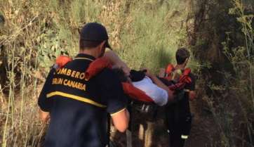 Rescate por los bomberos del senderista (Foto TA)