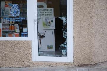 Imagen de uno de las farmacias asaltadas por el grupo criminal (Foto TA)