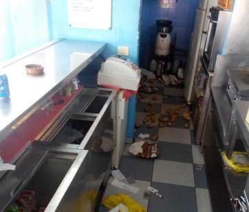 Destrozos provocados en la cantina del club (Foto TA)