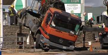 Camión siniestrado (Foto TA)