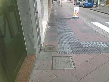 Arqueta que provocó la caída de la mujer de 68 años esta tarde en Telde (Foto TA)