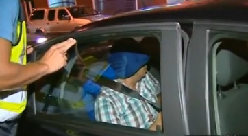 Imagen de la detención de uno de los implicados  (Foto TA)