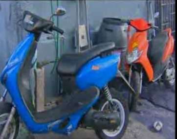 Dos de las motos utilizadas en las carreras ilegales (Foto TA captada de Antena3 Canarias)