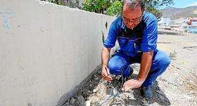 Imagen de archivo de un operario arreglando un robo de cables (Foto José P. Curbelo-C7)