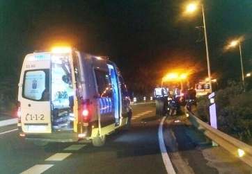 Imagen de una ambulancia cubriendo un accidente (Foto TA)