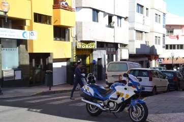 Policía Nacional este lunes en San Gregorio (Foto TA)