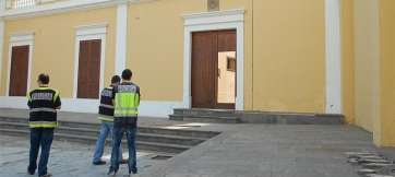 Imagen de archivo de agentes policiales en la Casa de la Condesa (Foto TA)