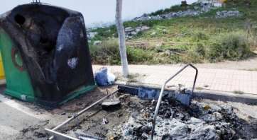 Estado en que quedaron los contenedores (Foto TA)