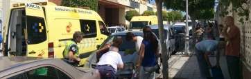 Dos ambulancias del SUC acudieron en auxilio del menor (Foto TA)