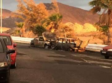 Estado en que quedaron los coches calcinados en Ojos de Garza (Foto TA)