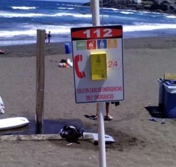 Interfono instalado en Playa del Hombre (Foto TA)