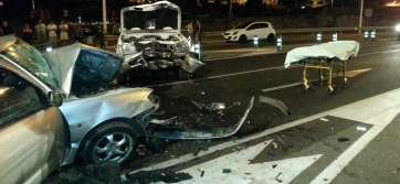 Imagen del accidente registrado anoche en la Avda. del Cabildo (Foto TA)