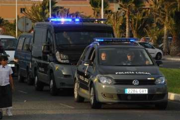 Vehículos policiales, en una imagen de archivo (Foto TA)