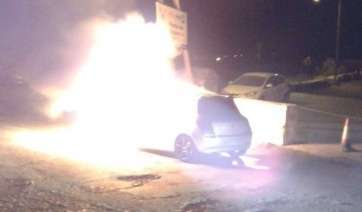 El vehículo resulto totalmente calcinado (Foto TA)