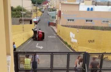 Imagen del vehículo que volcó (Foto TA)