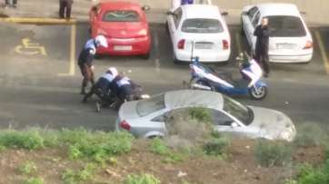 Momento de la detención del conductor por parte de la Policía Local de Telde (Foto TA)