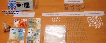 Drogas y dinero hallado al joven detenido (Foto TA)