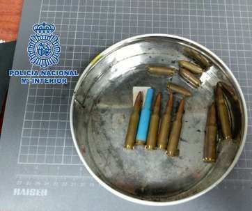 Imagen de los cartuchos de munición de fusiones automáticos tipo AK-47 y CETME