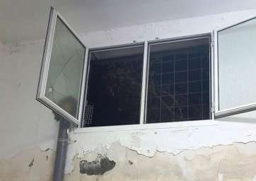Ventana por la que entraron los ladrones (Foto TA)