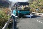 Incendio de una guagua de Global en una carretera de Telde (Foto TA)