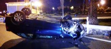 El conductor del vehículo resultó con heridas leves (Foto TA)