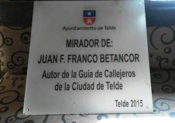 La placa está bajo la custodia de Juan Francisco Franco, en su casa (Foto TA)